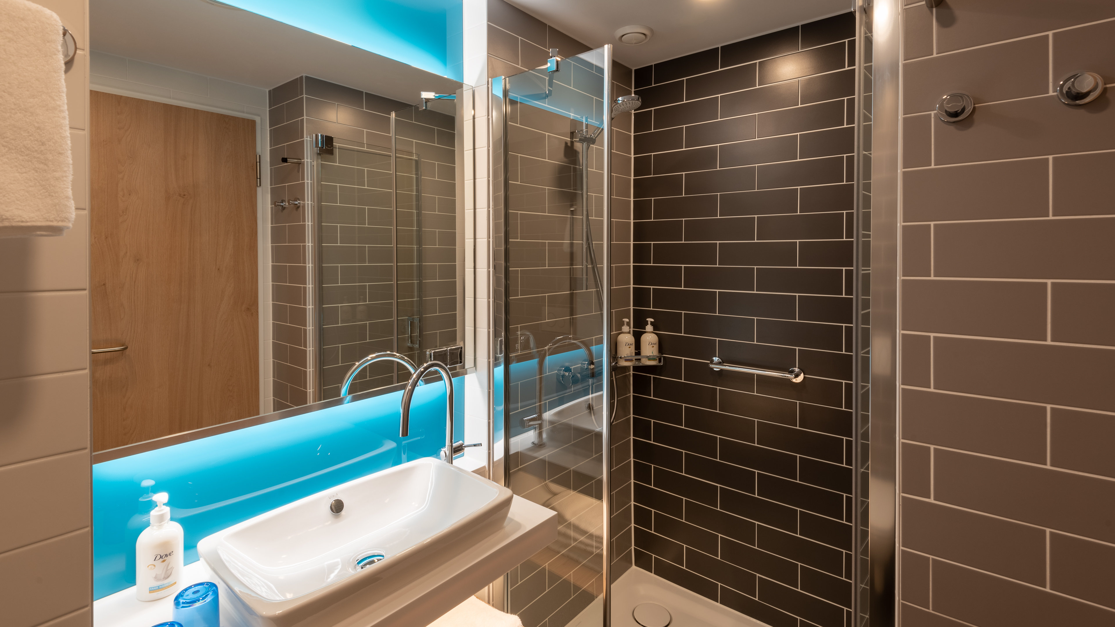 Holiday Inn Express Hamburg South A7/As42 by IHG 50/50