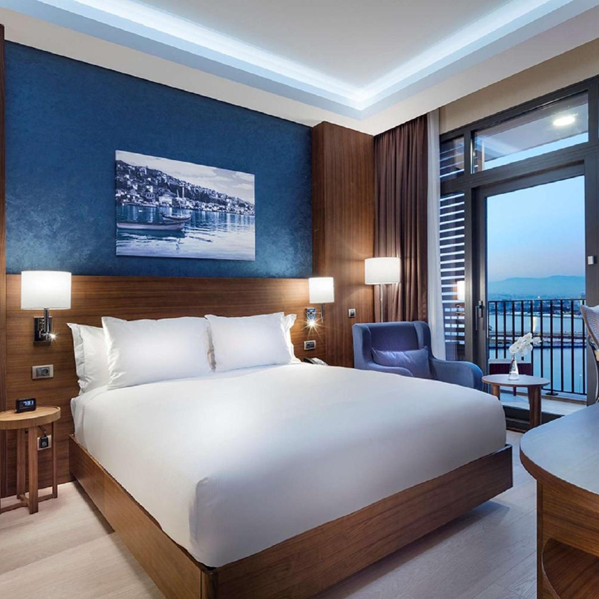 1 BEDROOM, SUITE, KING BED