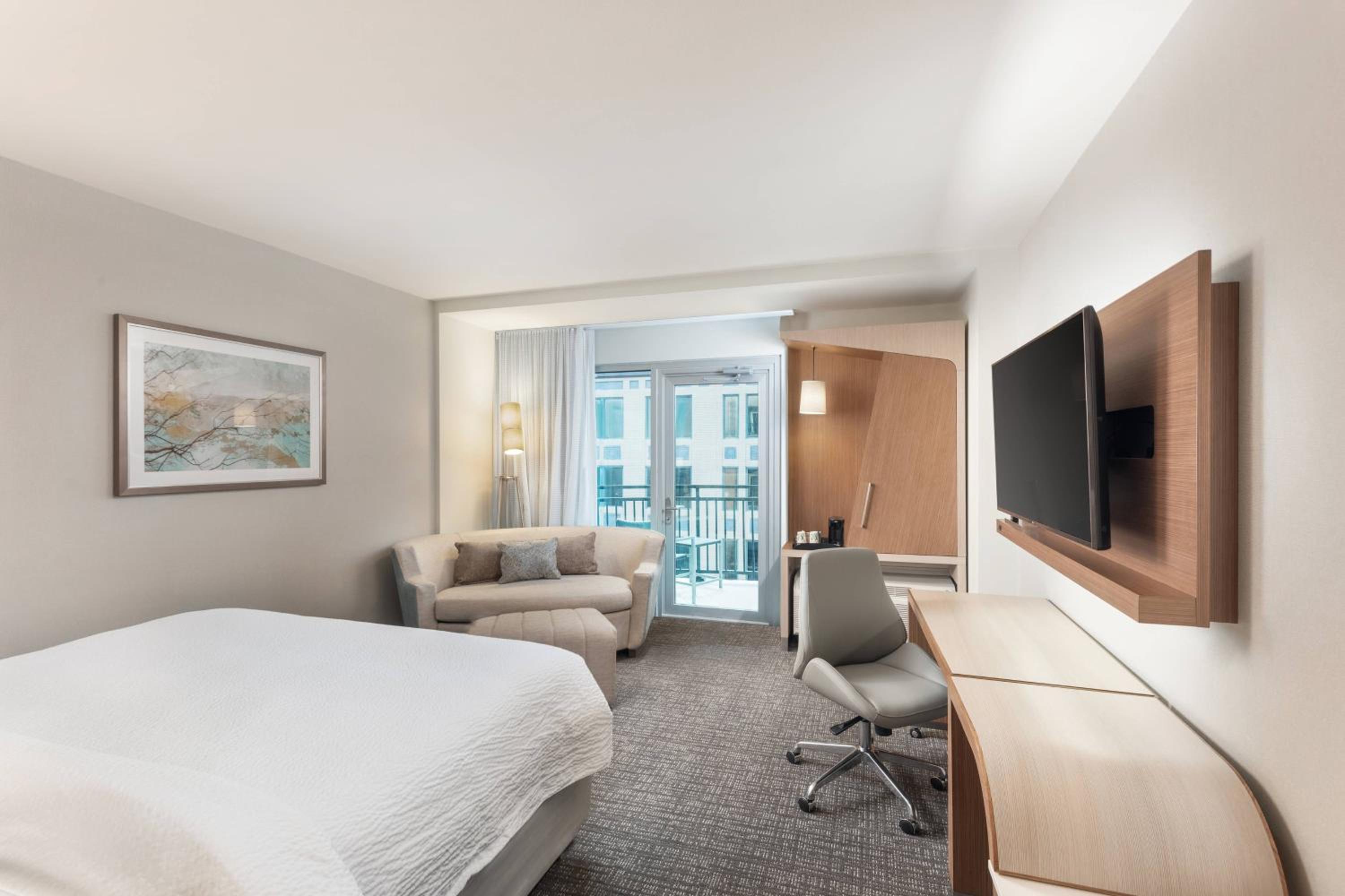 Guest Room, King Bed, Sofa, Balcony