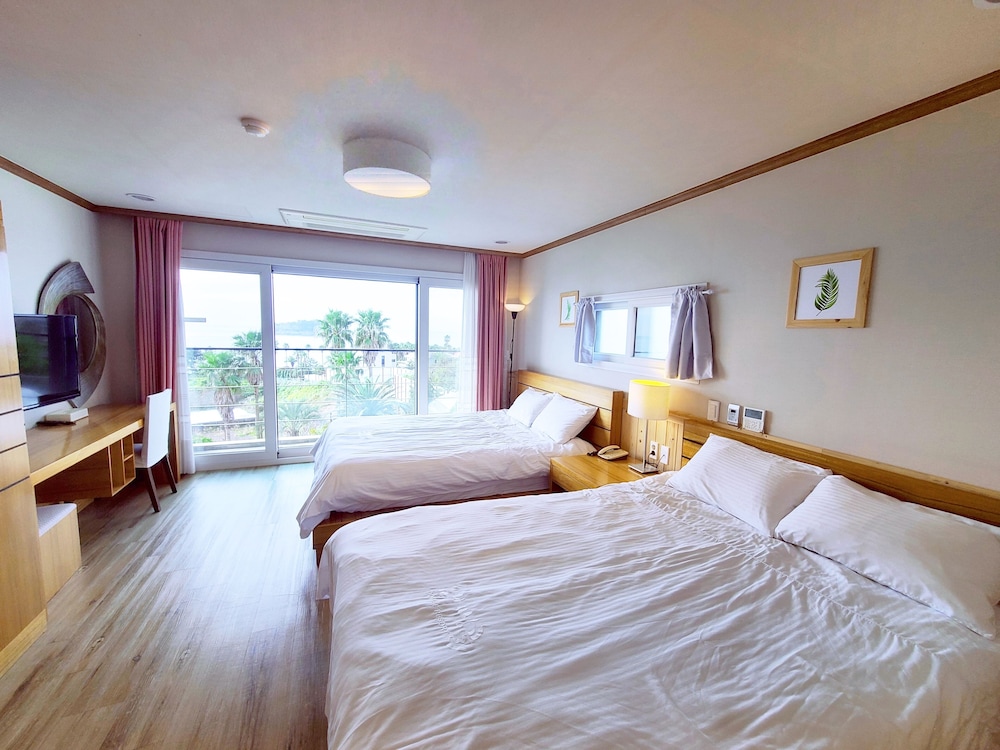DELUXE, STUDIO, SUITE, 2 QUEEN BEDS, OCEAN VIEW