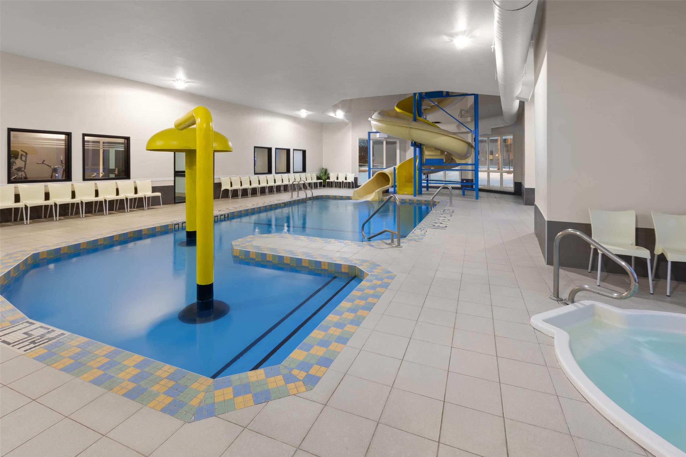 Super 8 by Wyndham Trois-Rivieres 40/72