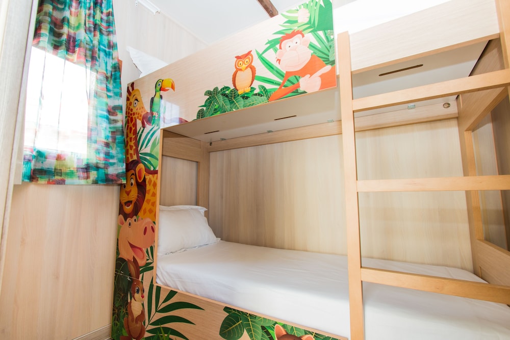 Magic Natura Animal, Water Park & Polynesian Lodge Resort 3/31
