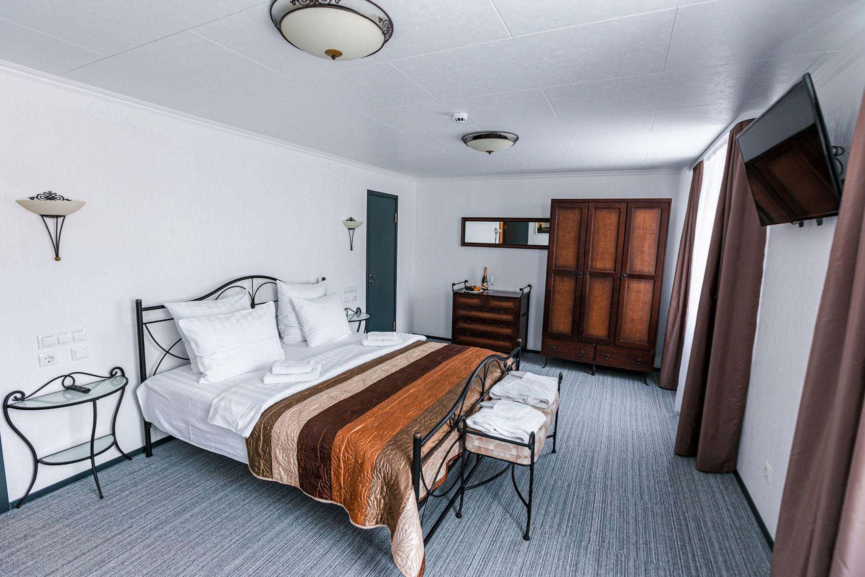 Comfort, Suite, King Bed, Sauna
