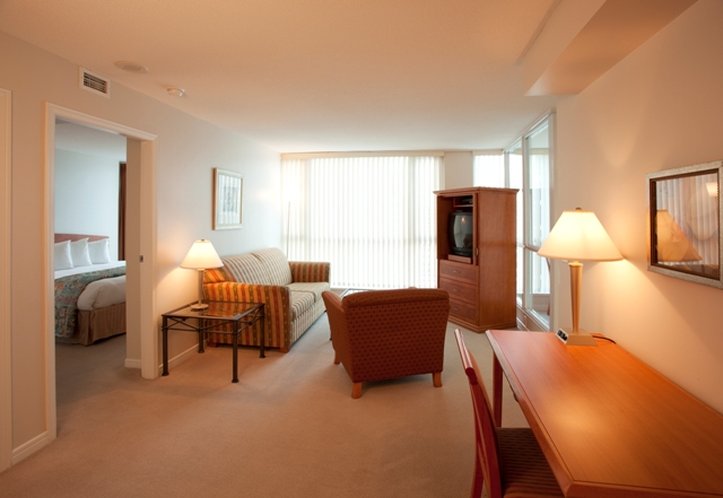 Carmana Hotel and Suites 8/39