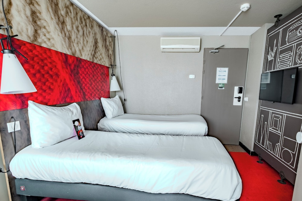 Ibis Marne La Vallee Champs 13/57