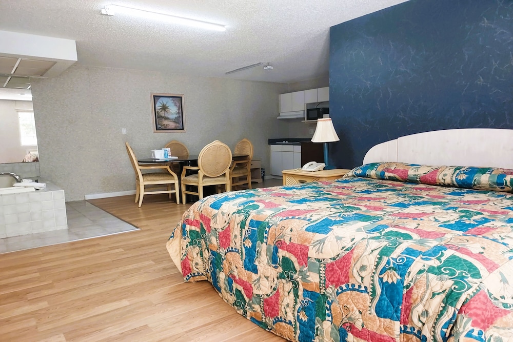 Studio Inn Suites 10/35