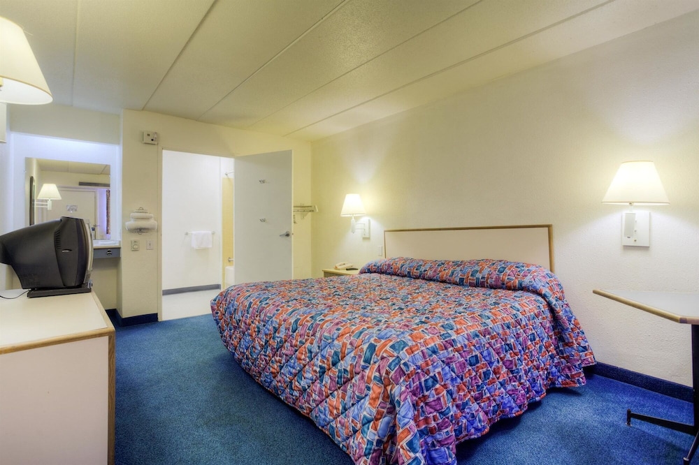 Motel6 Knoxville, TN - North 17/45