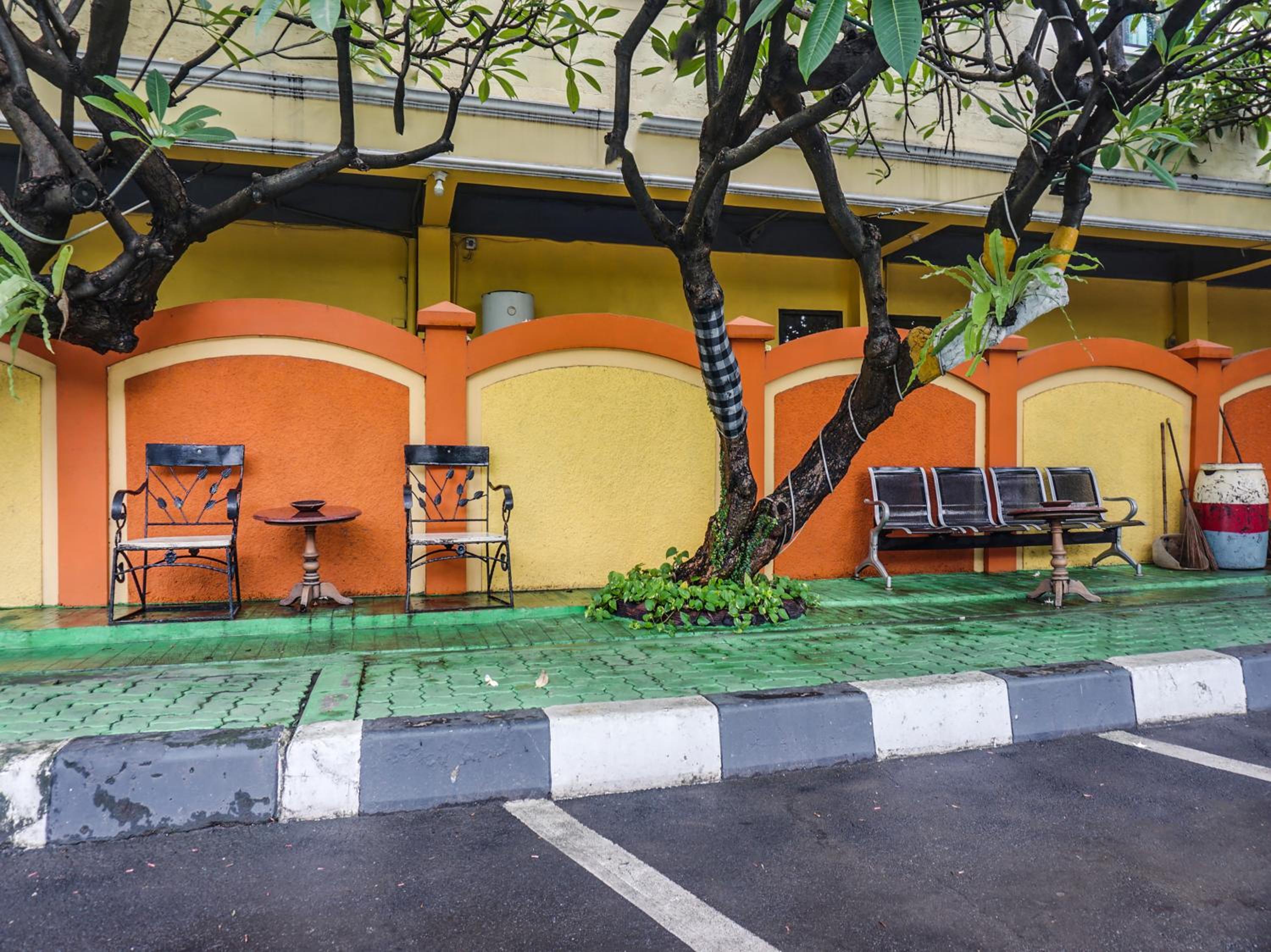 BI Executive Hotel 49/51