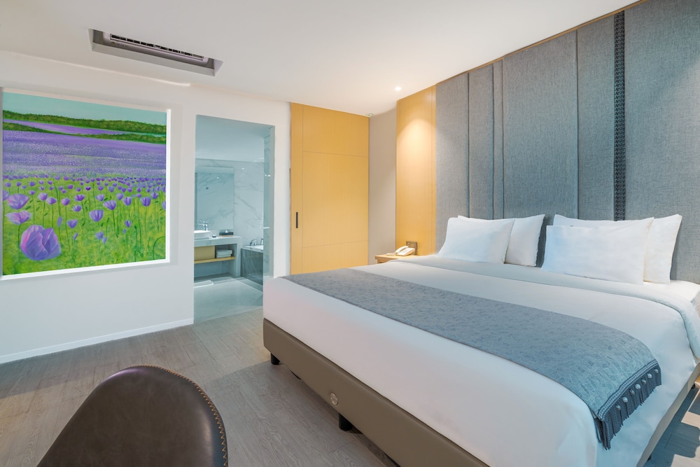 Eastern Hotel Bojonegoro 15/50