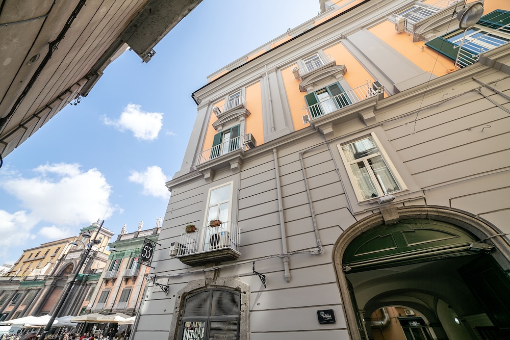 B&B Le 4 Stagioni Dante's Suites 4/50