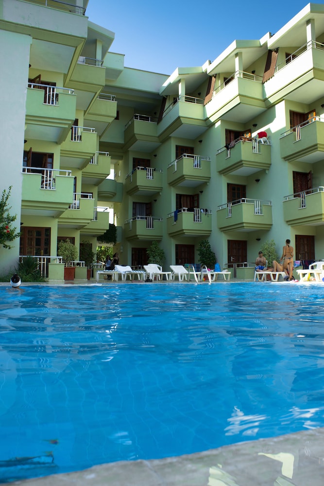 Ares City Hotel 2/22