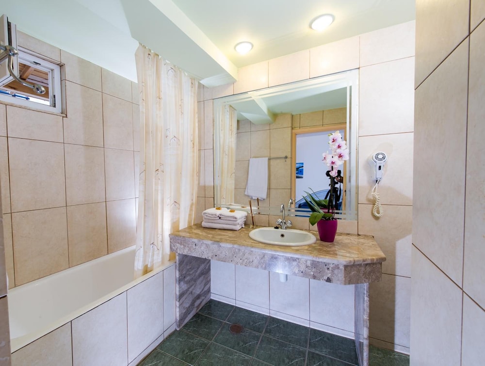 Creta Hotel 23/24