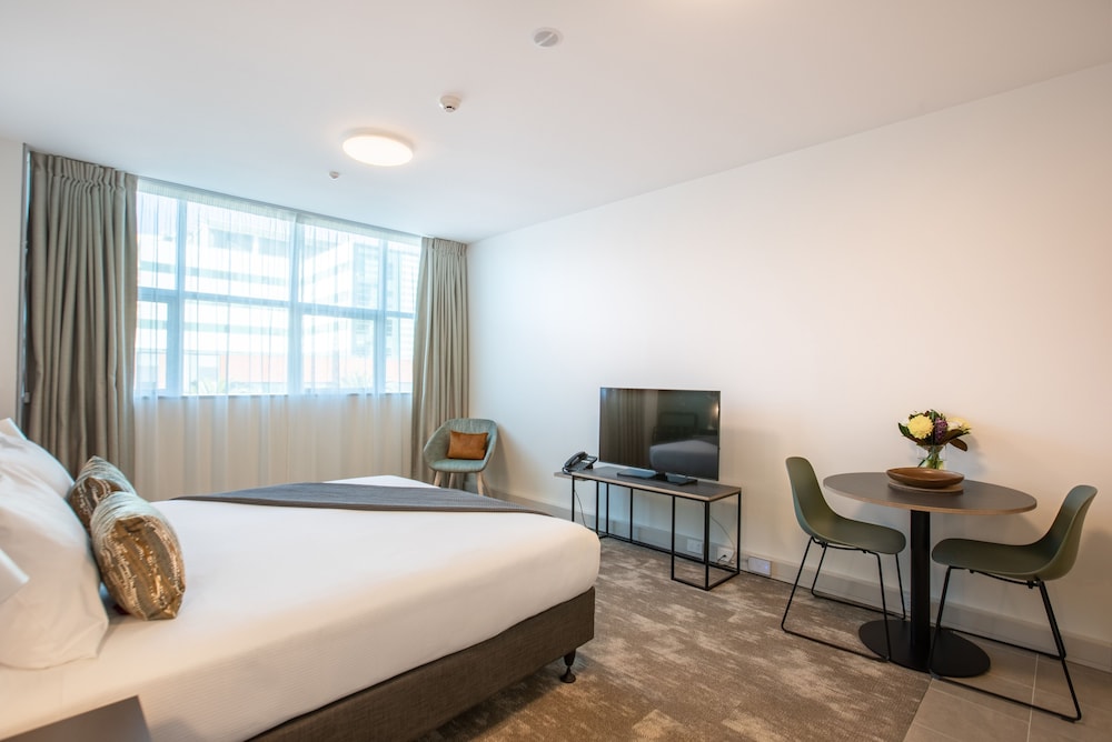 Sojourn Apartment Hotel Riddiford Street Limited 22/54