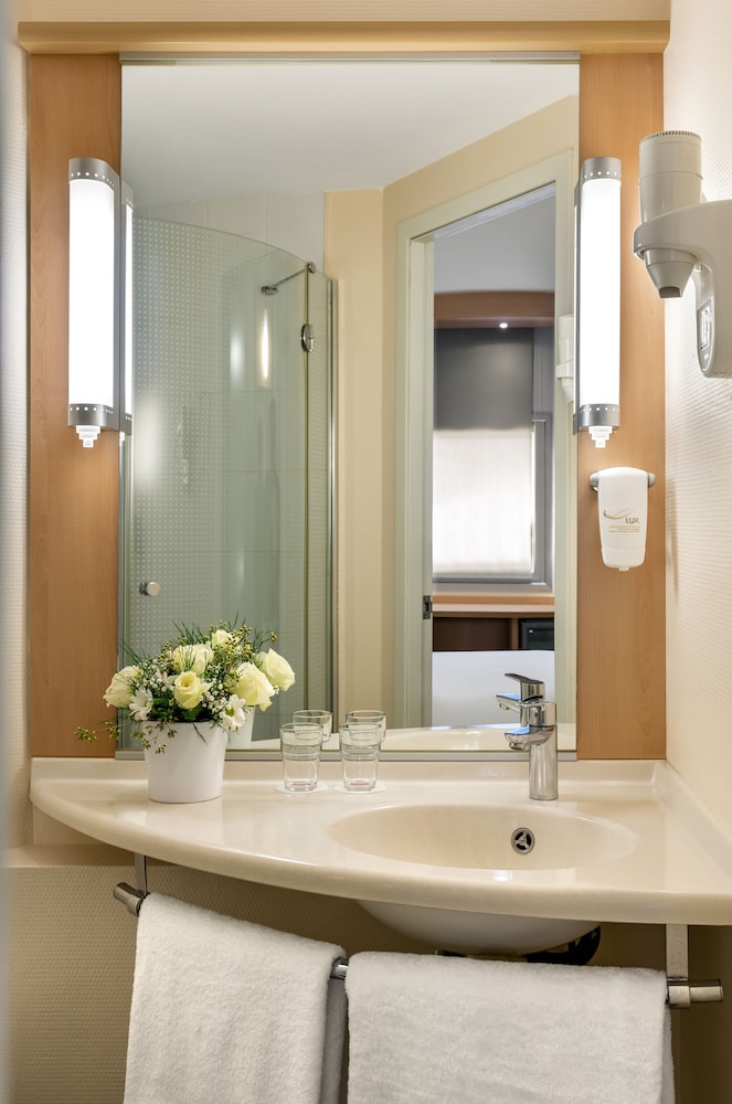 Ibis Izmir Alsancak 45/46
