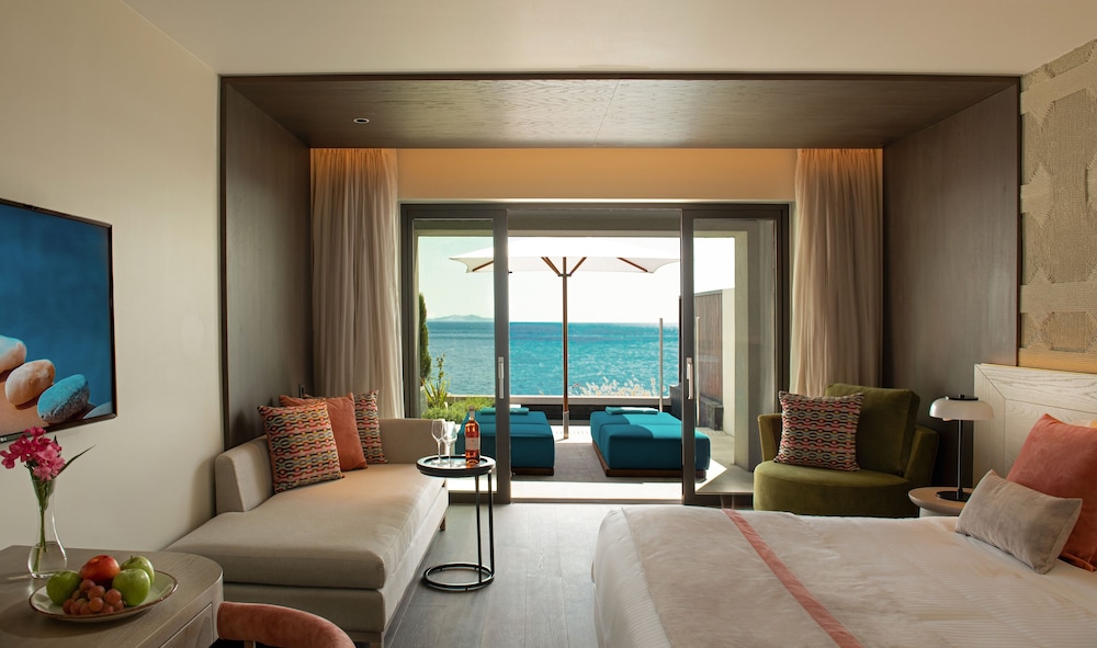 DOUBLE ROOM SUPERIOR PRIVATE PLUNGE POOL SEA VIEW