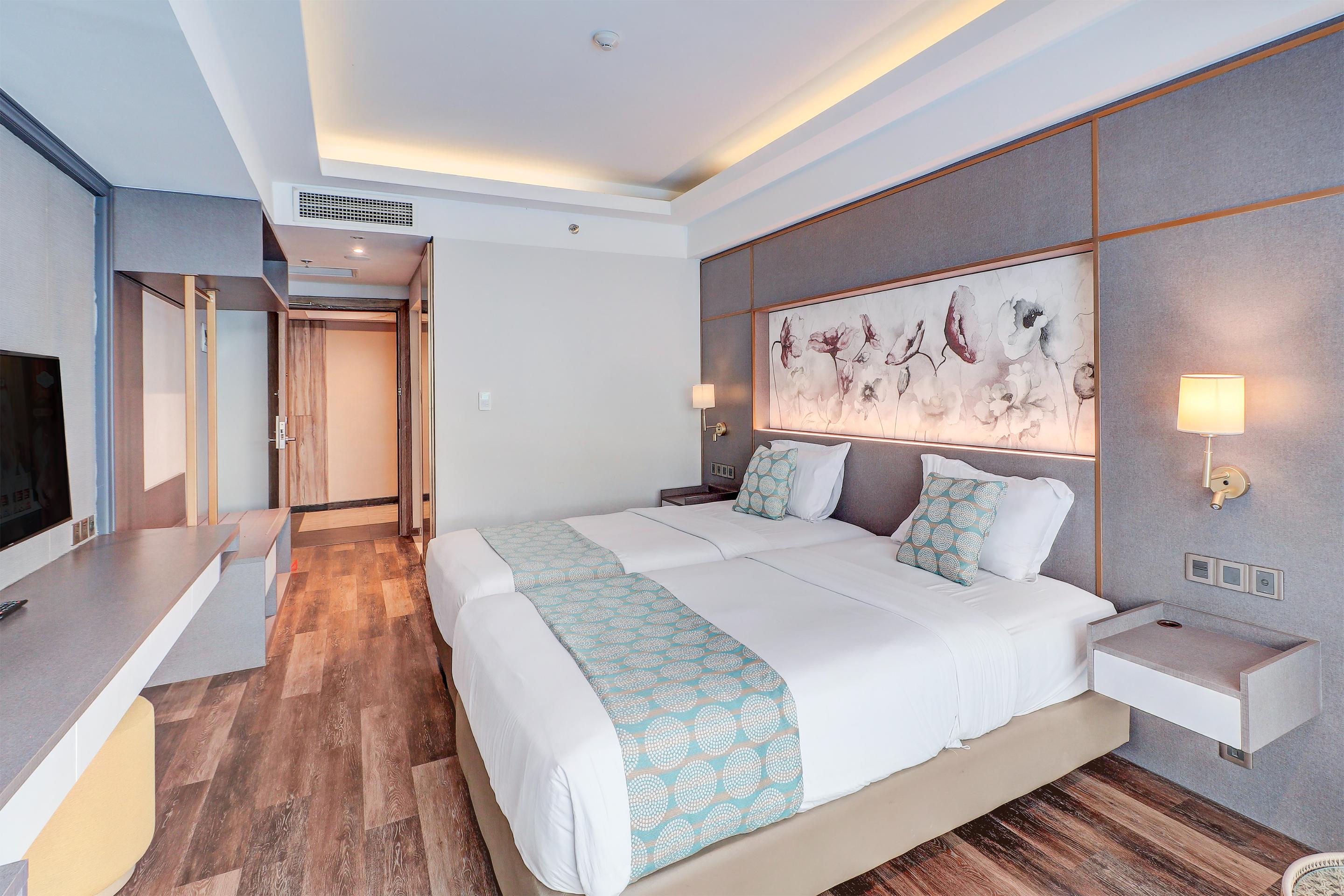 Suite, Twin Beds, Pool Access