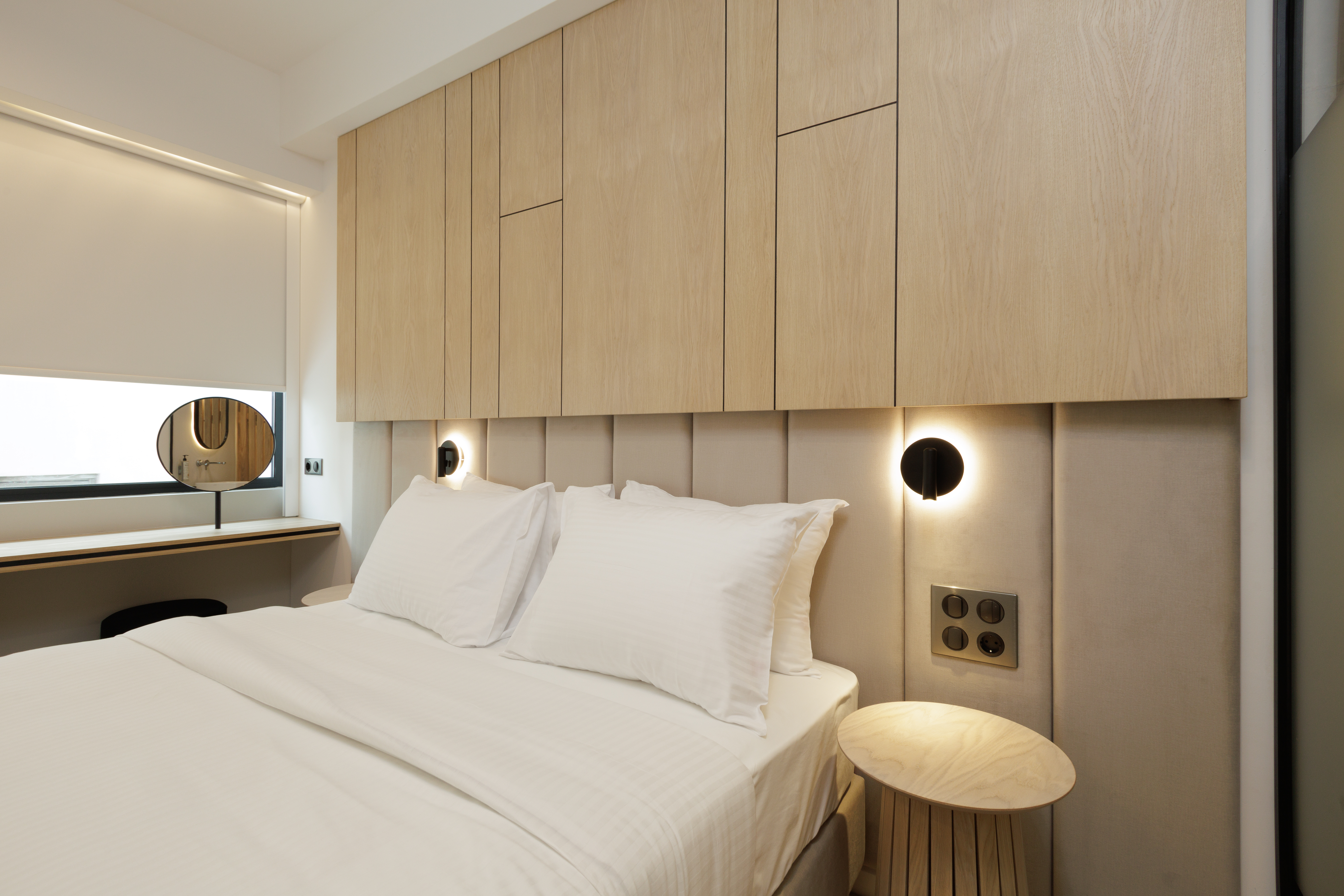 DELUXE, QUEEN BED, WITH VIEW, JETTED TUB