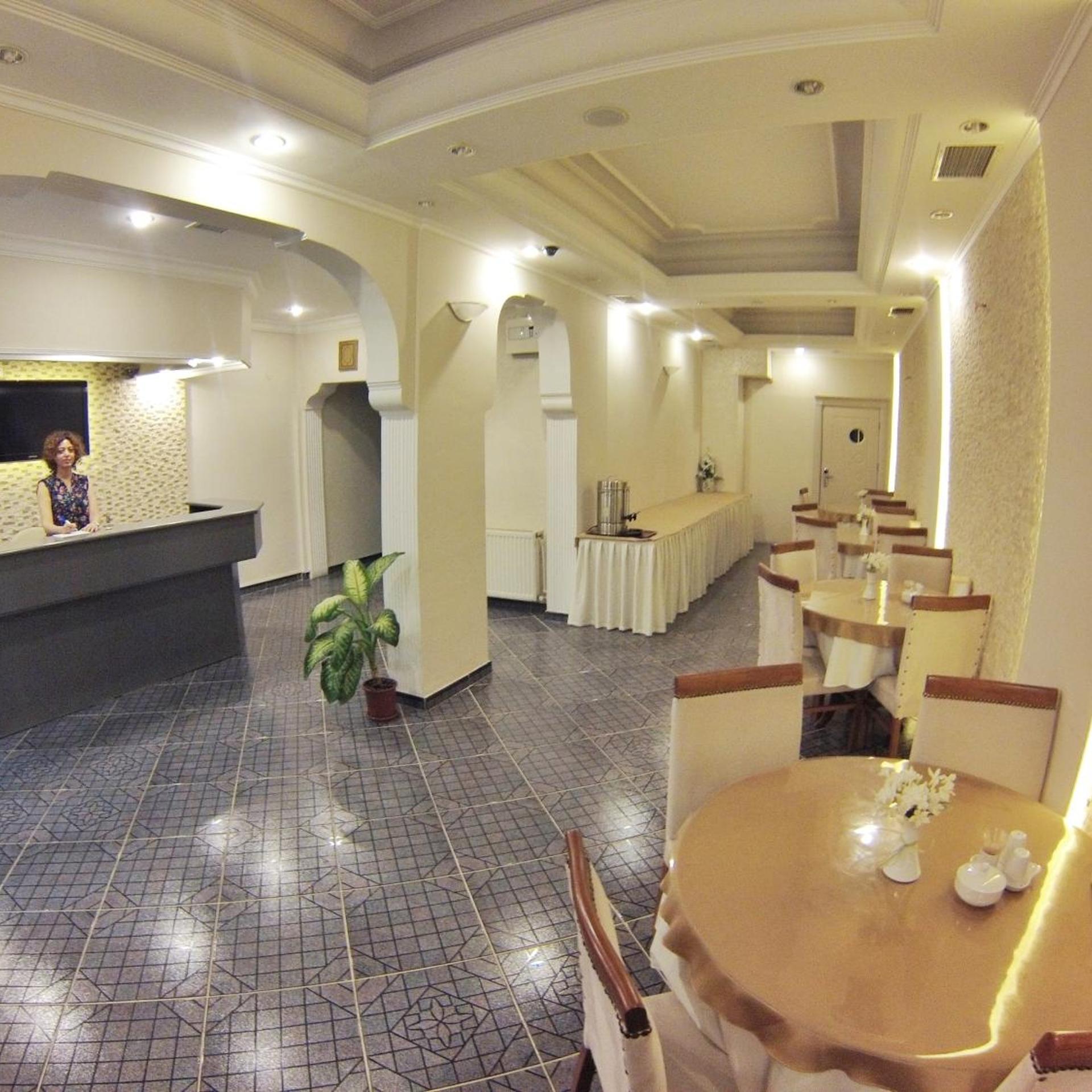 Anil Hotel 44/56