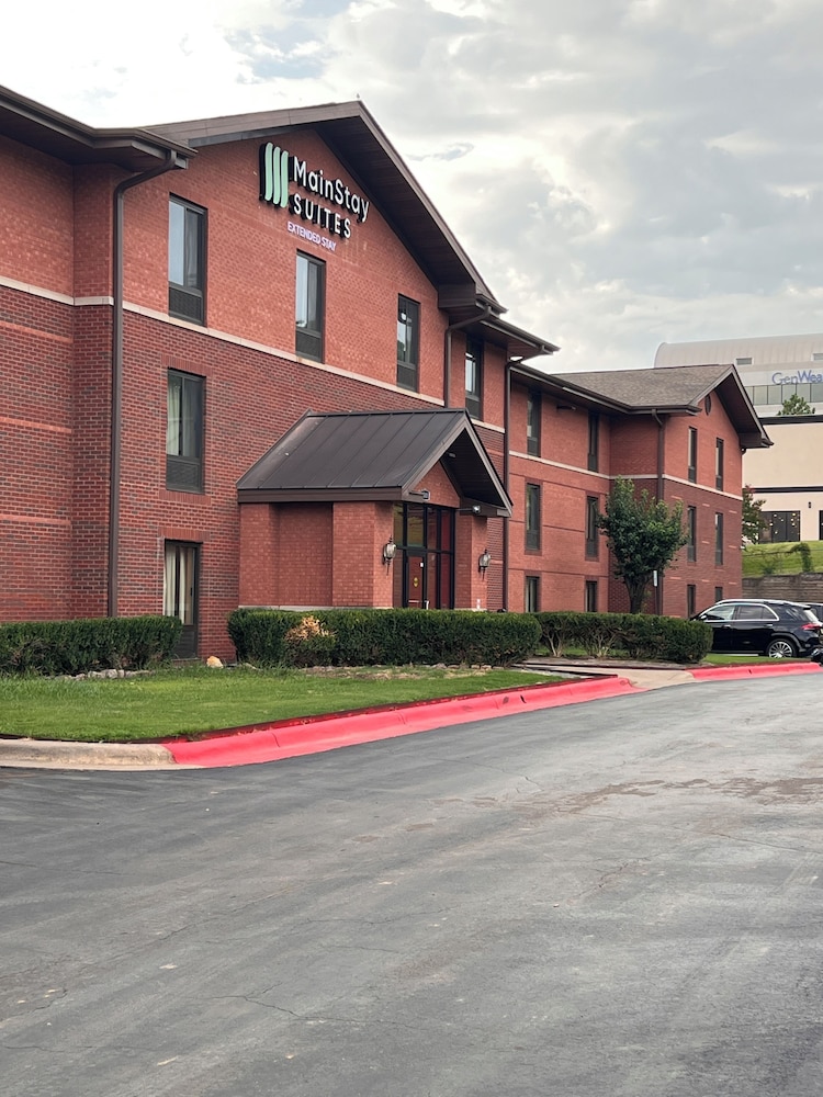 MainStay Suites Little Rock West Near Medical Centers 8/57