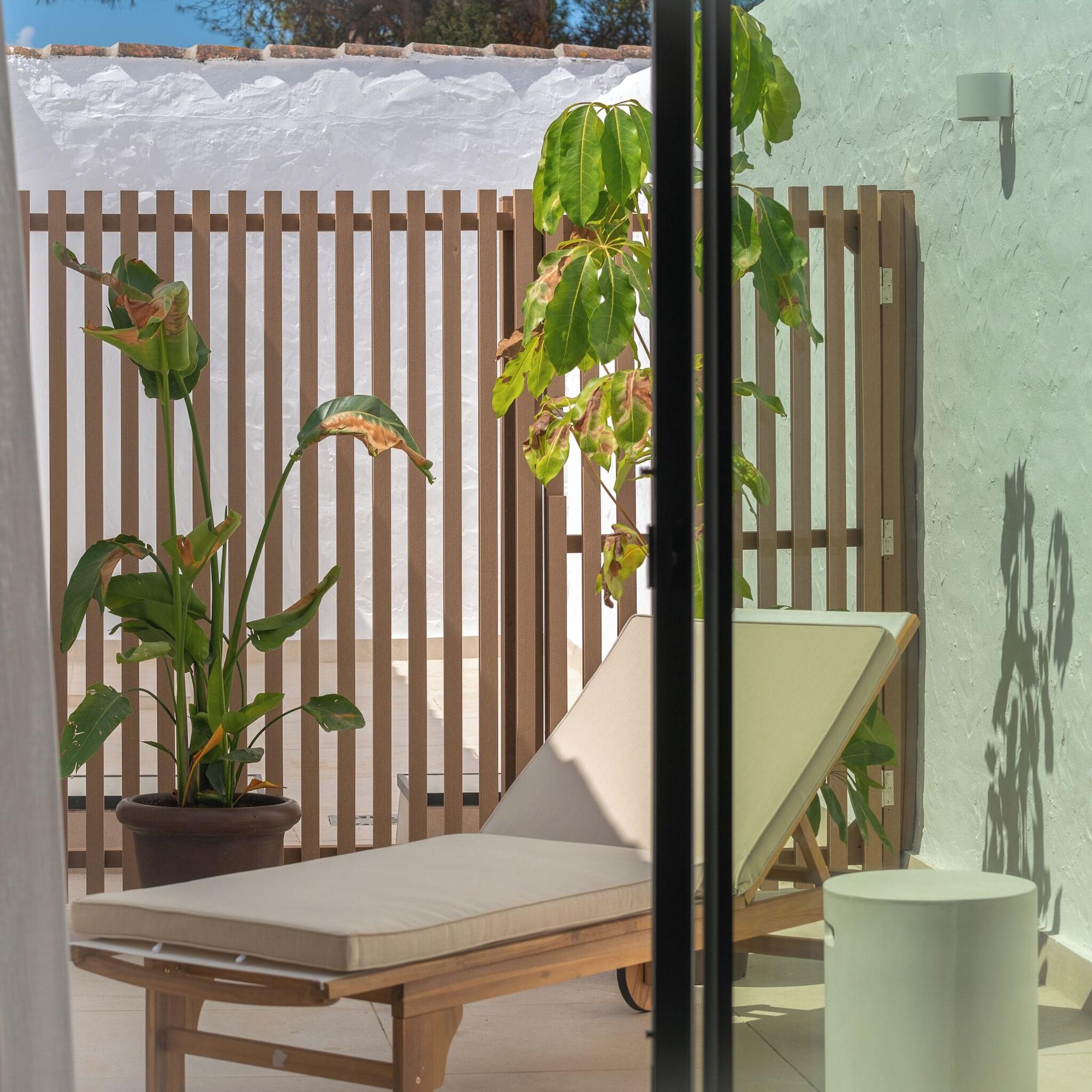ANFITRION VILLAS & SUITES MARBELLA 49/50