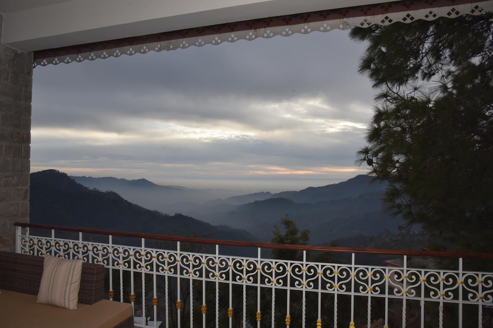 Fortune Select Forest Hill Kasauli 27/30