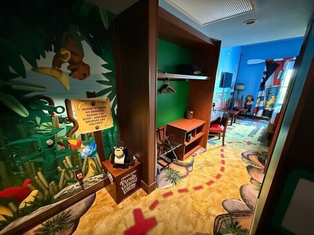 Legoland Pirate Island Hotel 5/31