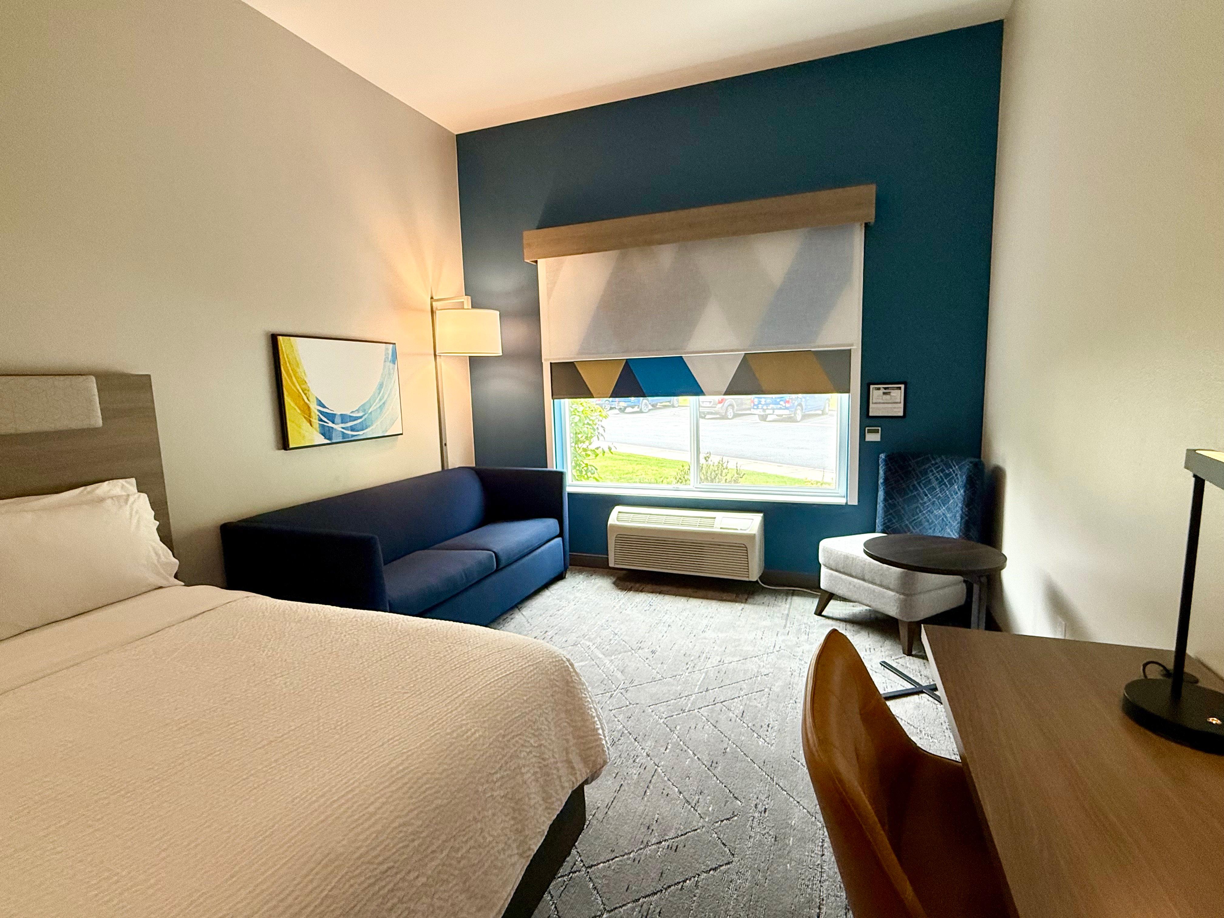 Suite, King Bed, Extra Floor Space, Sofa