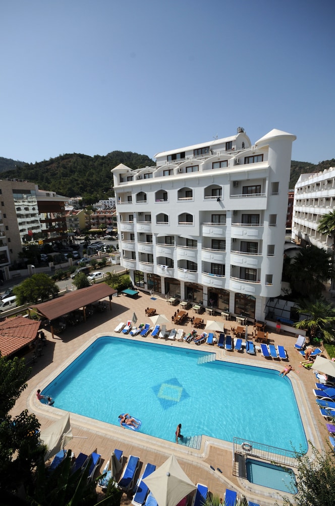 My Dream Hotel 5/70