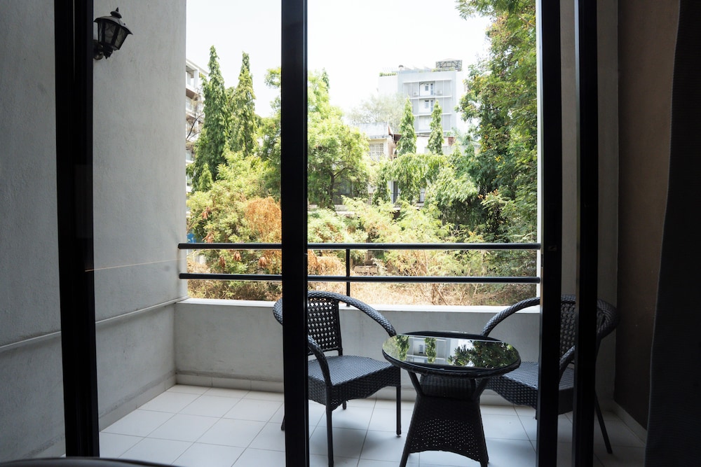 AR Suites Fontana Bay 27/39