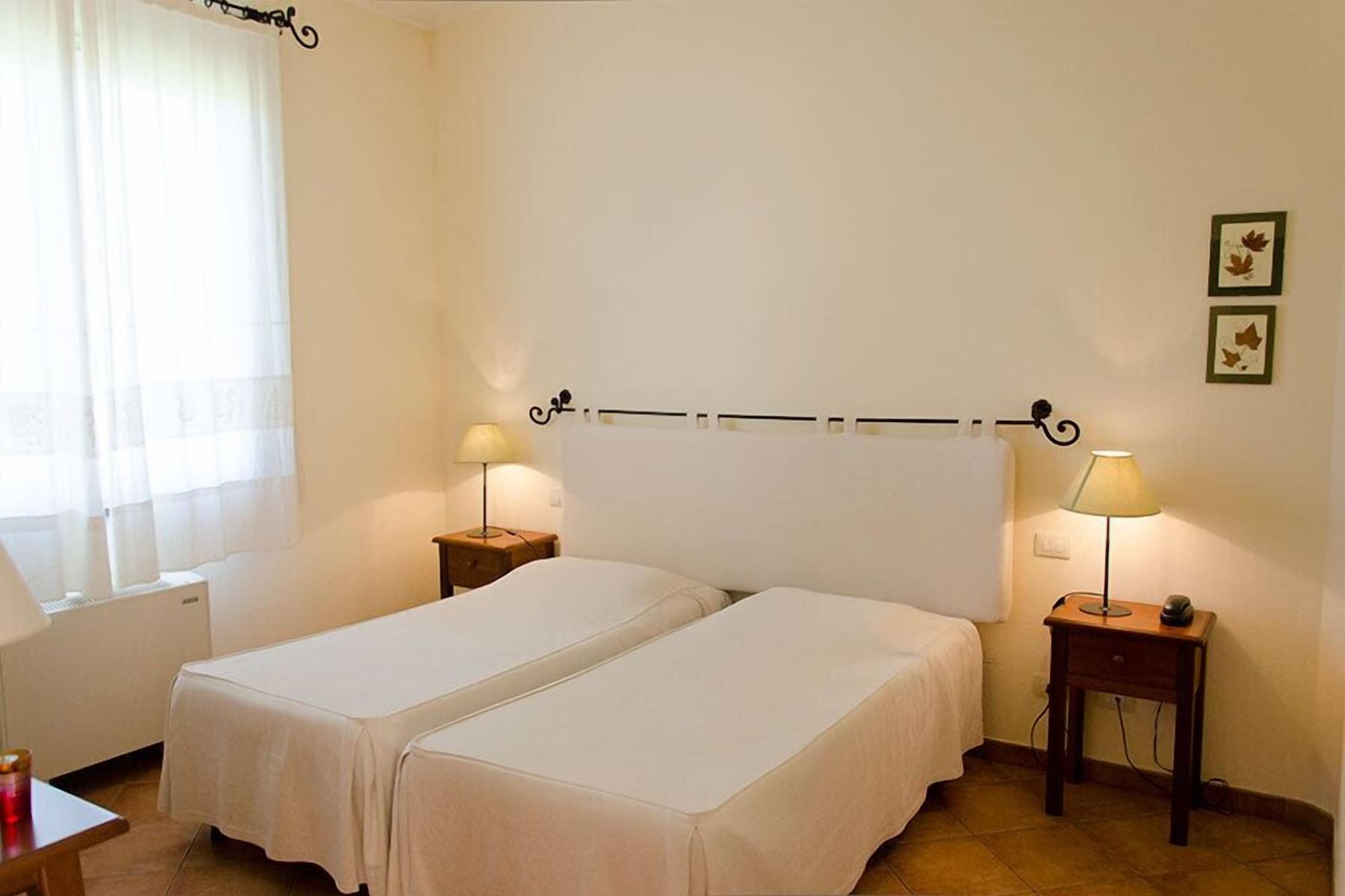 ROOM, SINGLE, DOUBLE BED