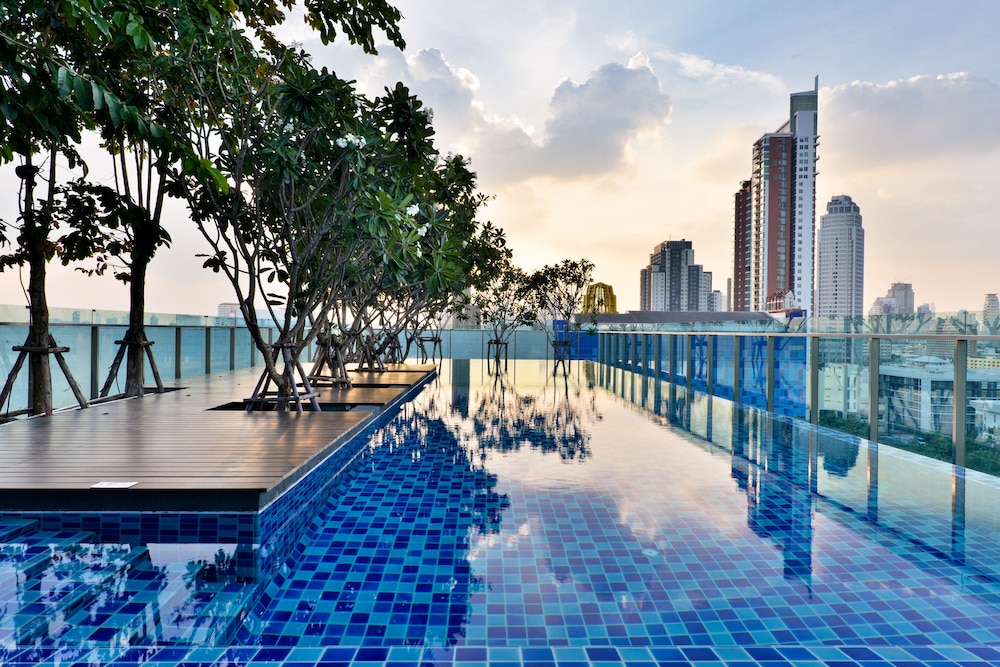 Civic Horizon Hotel Residence 43/49