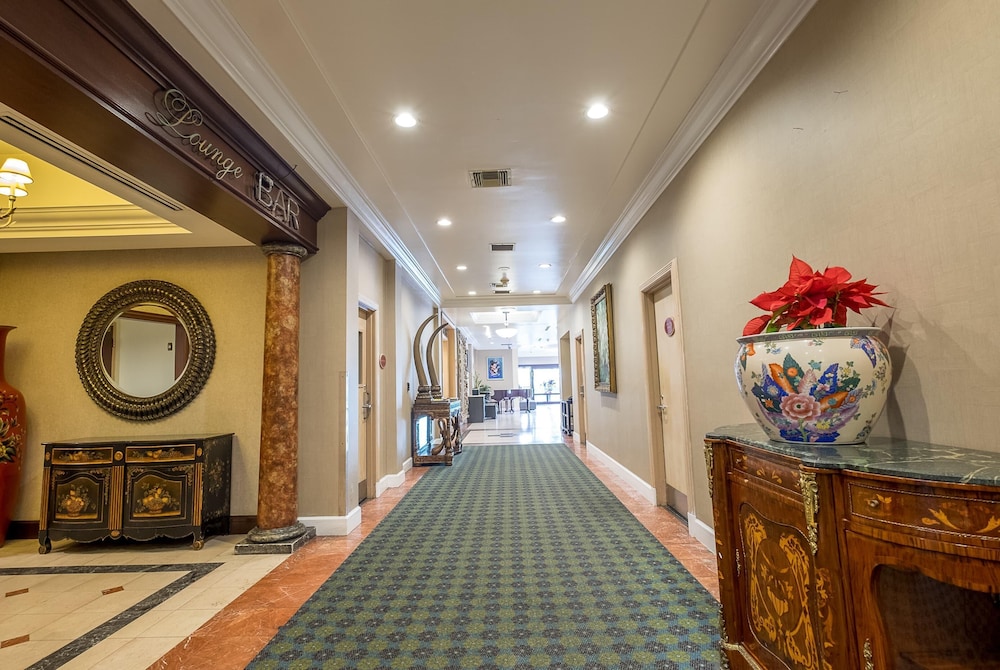 Howard Johnson by Wyndham Fullerton/Anaheim Conference Cntr 7/29
