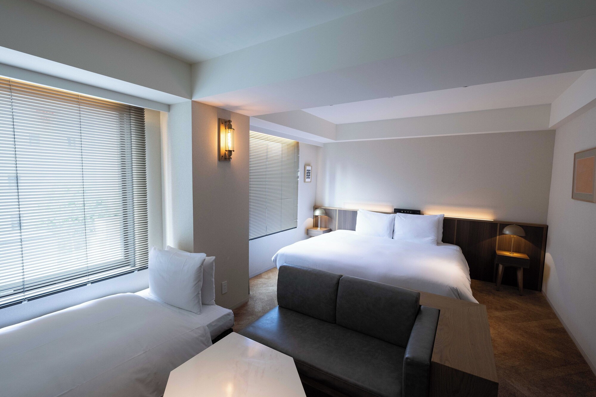 DELUXE, KING BED, WITH EXTRA BED