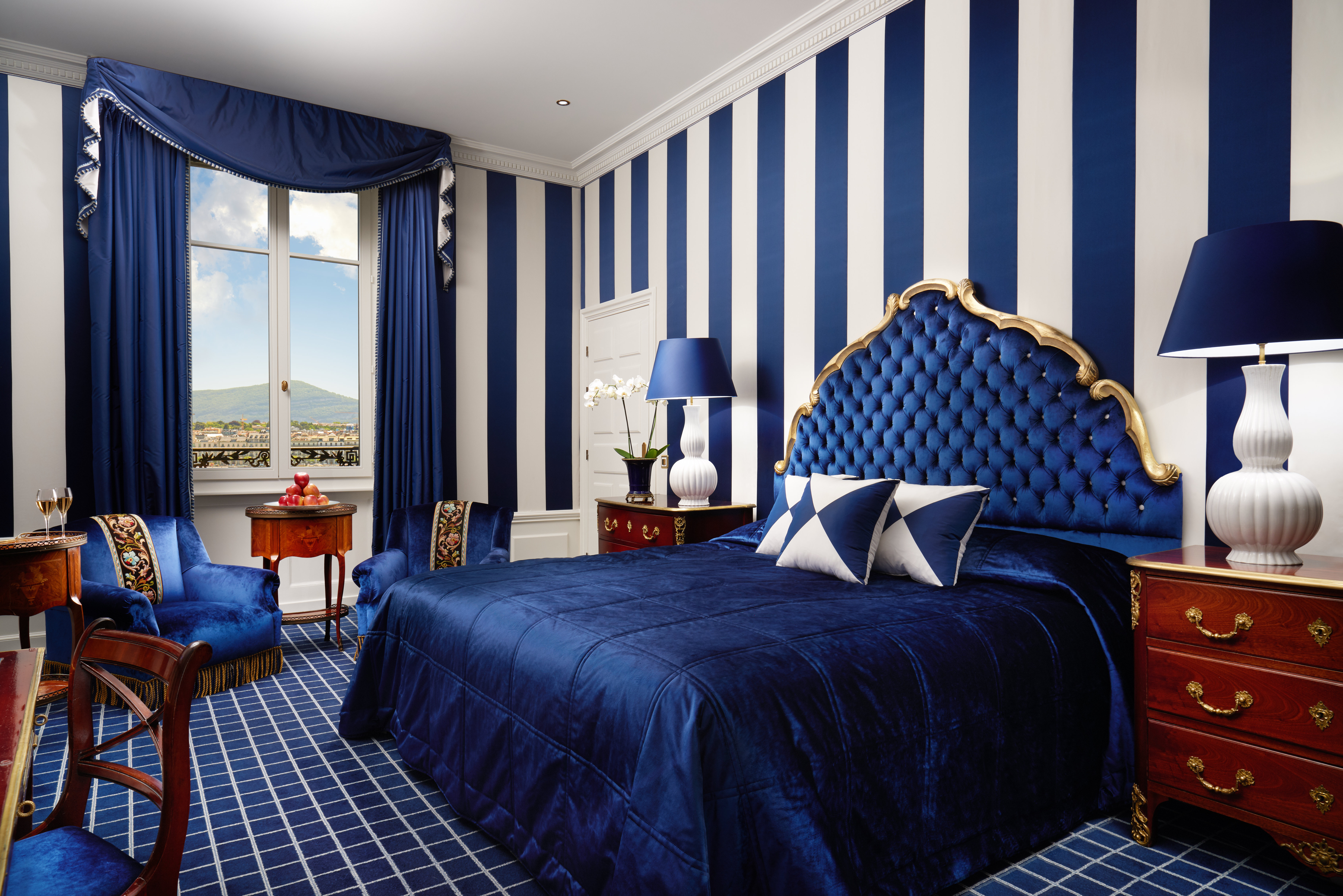 EXCLUSIVE, KING BED, LAKE VIEW