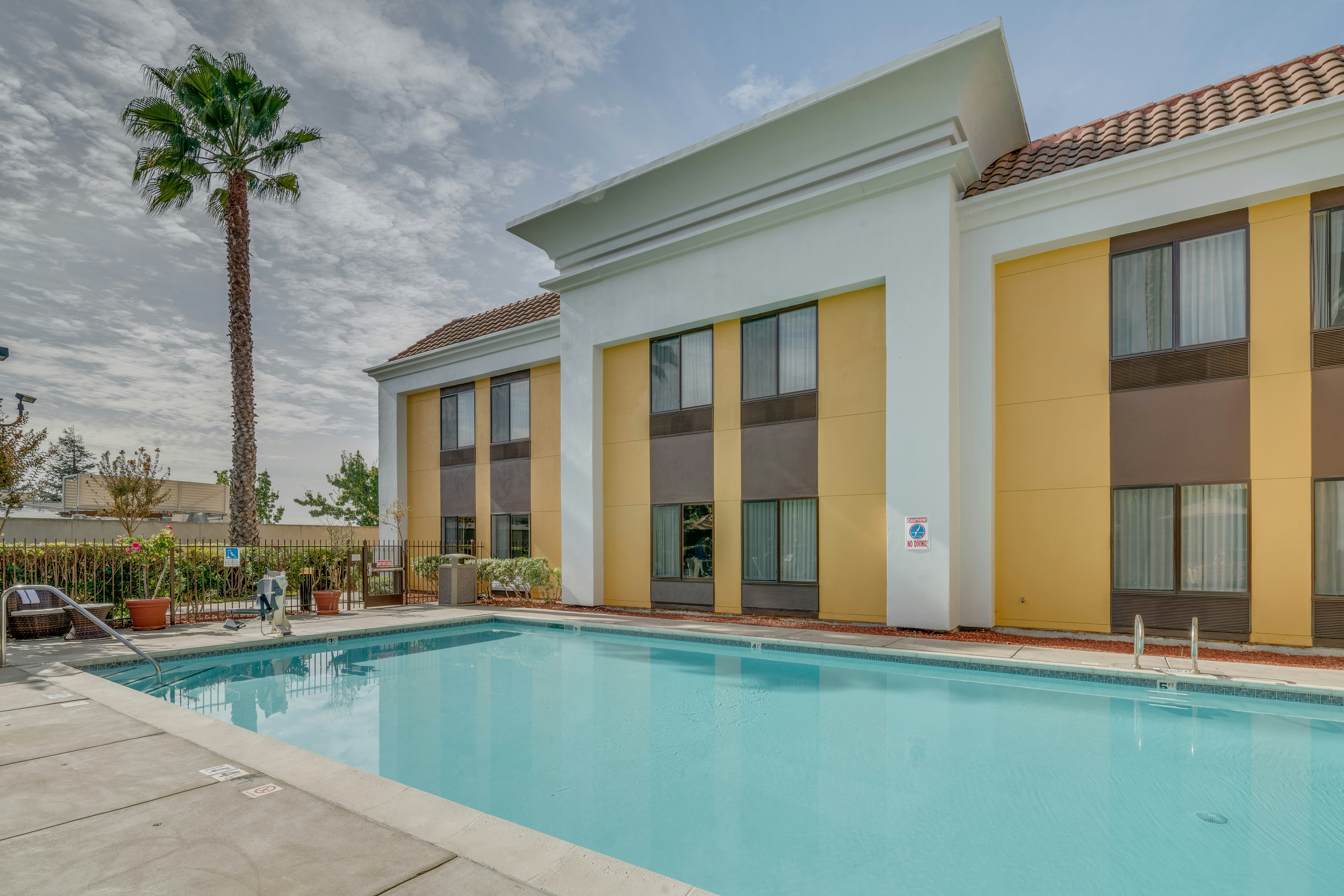 Hampton Inn Livermore 8/67
