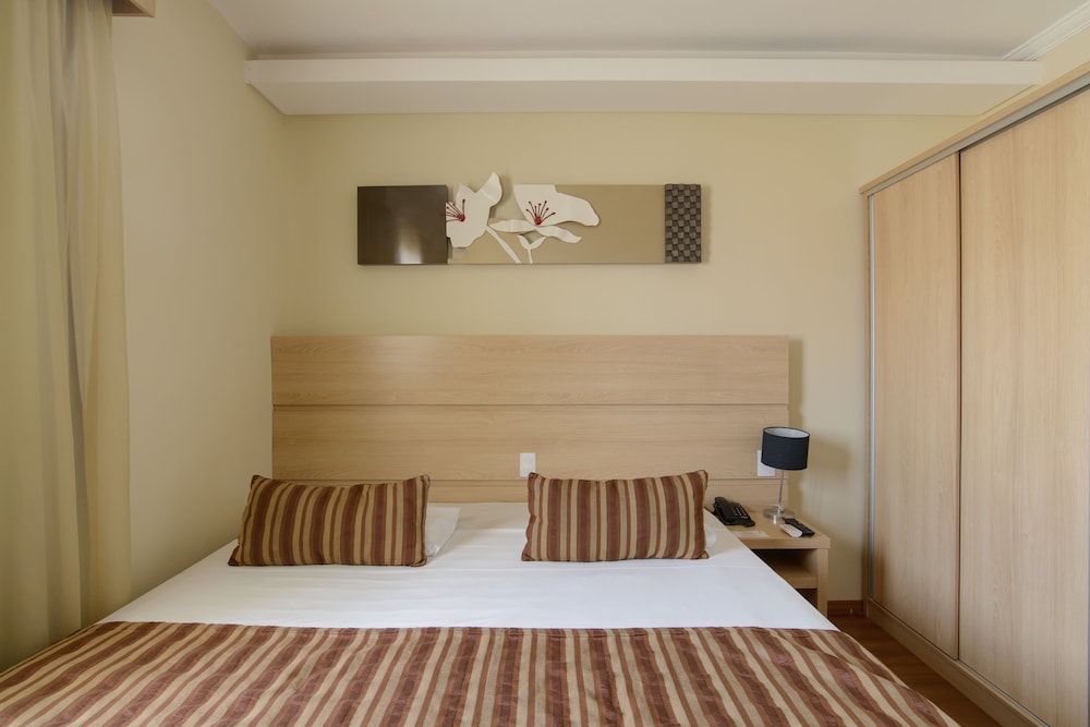 Faro Hotel 6/50
