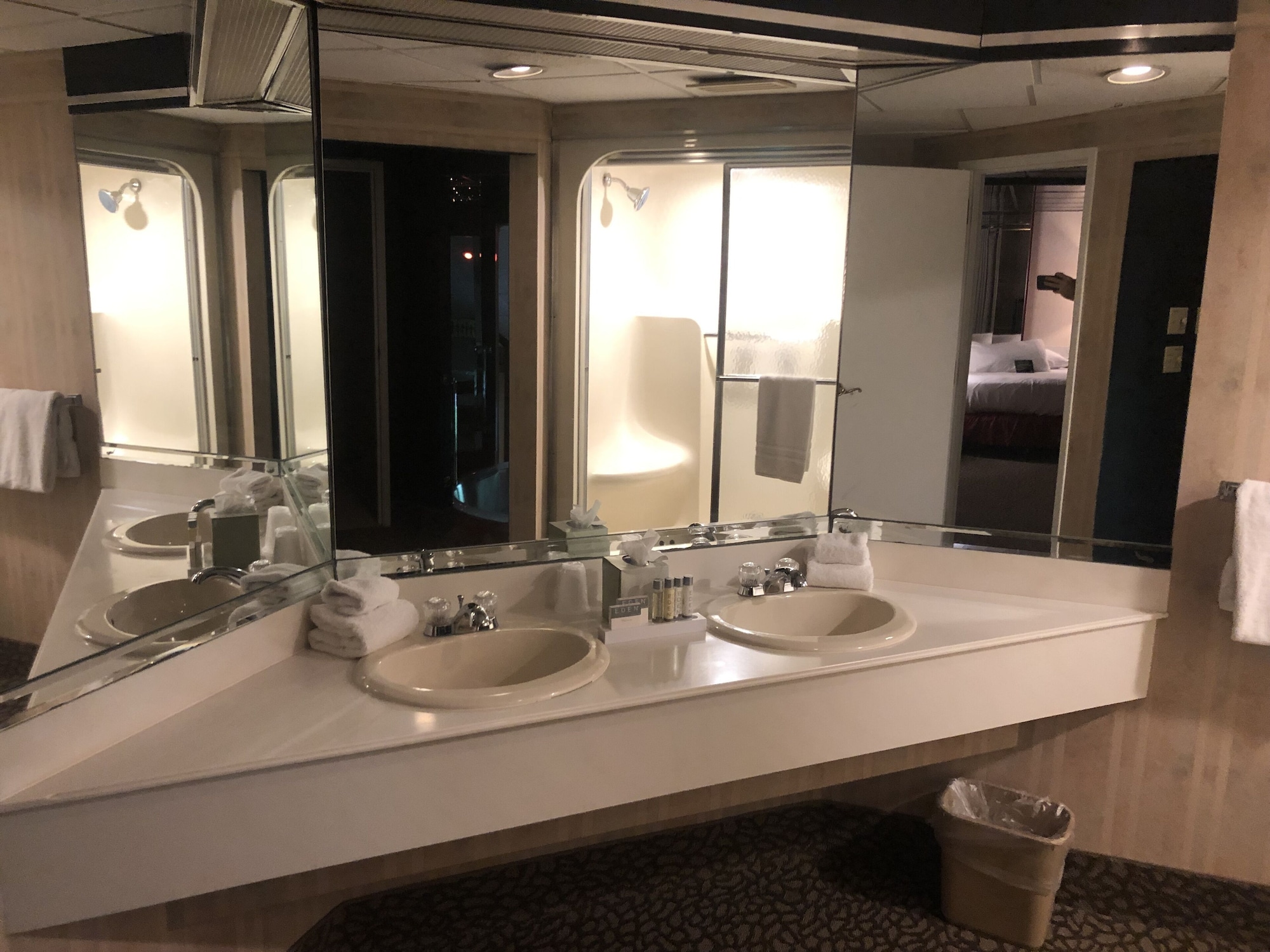 Tower, Suite