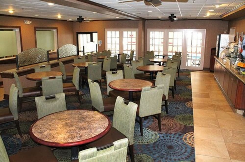 Auburn Place Hotel &amp; Suites - Paducah 22/26
