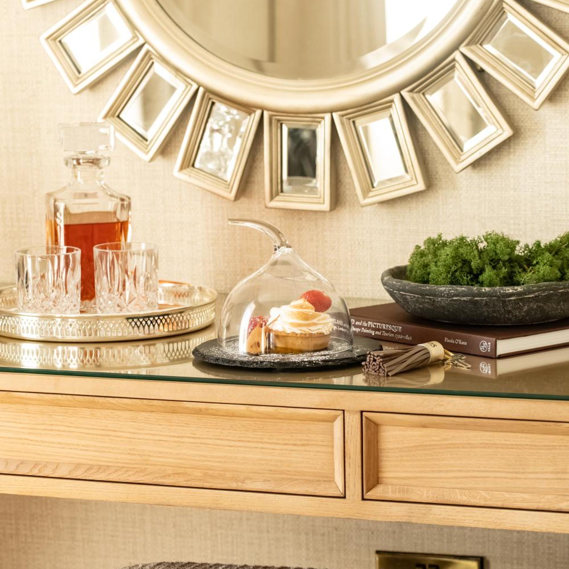 DELUXE, TWIN BEDS