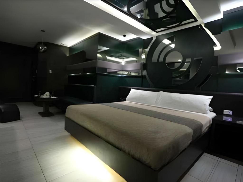 Victoria Court Suites 21/49