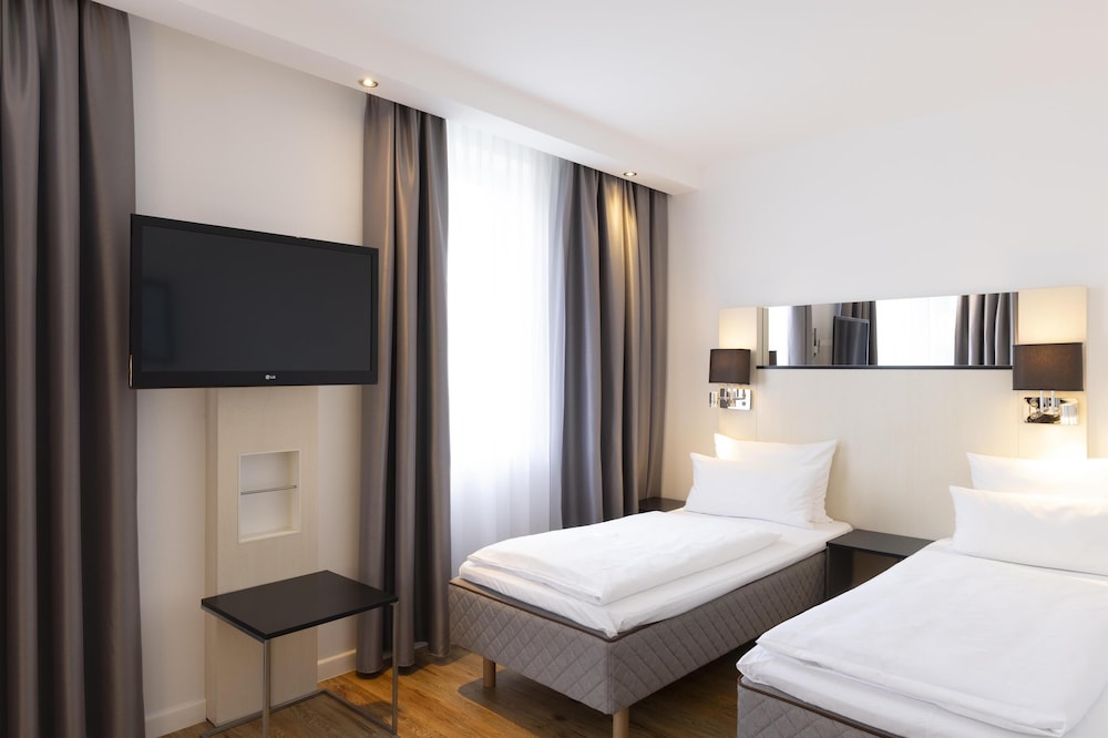 غرفة سوبيريور بسريرين منفصلين بشرفة، Scandic Berlin Kurfurstendamm 5/10