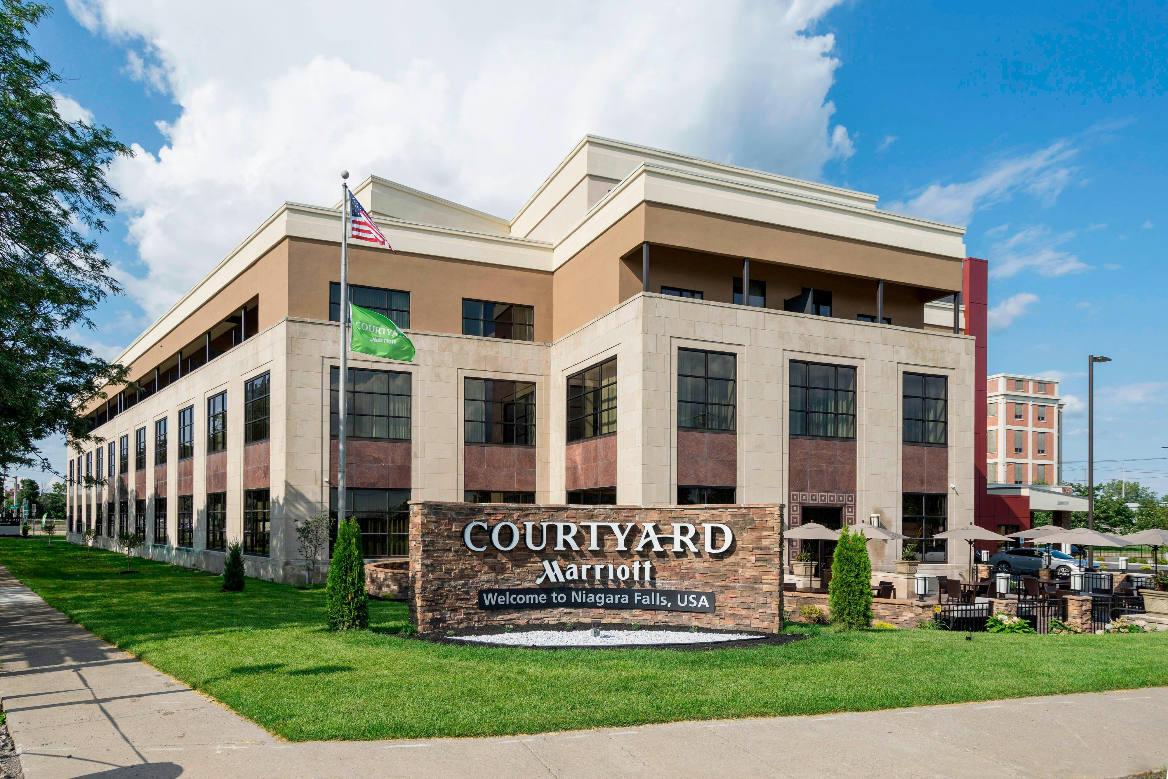 Courtyard by Marriott Niagara Falls, USA 3/22