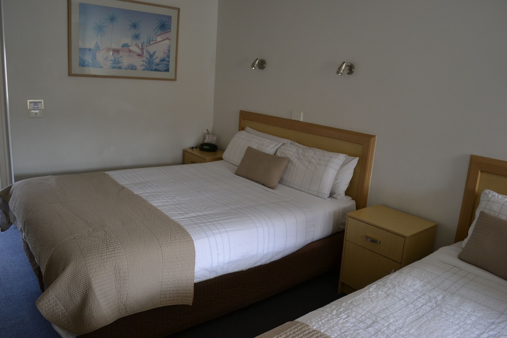 Eastern Sands Motel 6/42