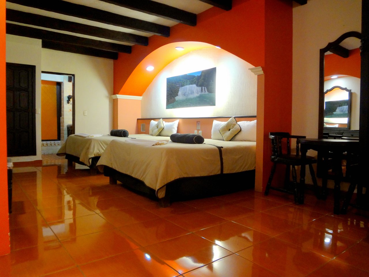 Catedral Hotel 6/18