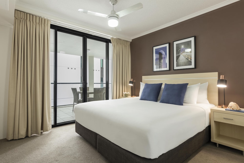 Oaks Brisbane River City Suites 22/72