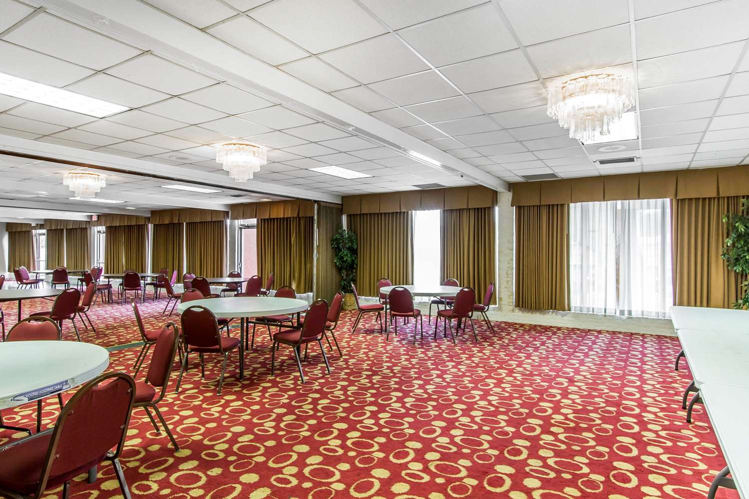 restaurant cafeteria