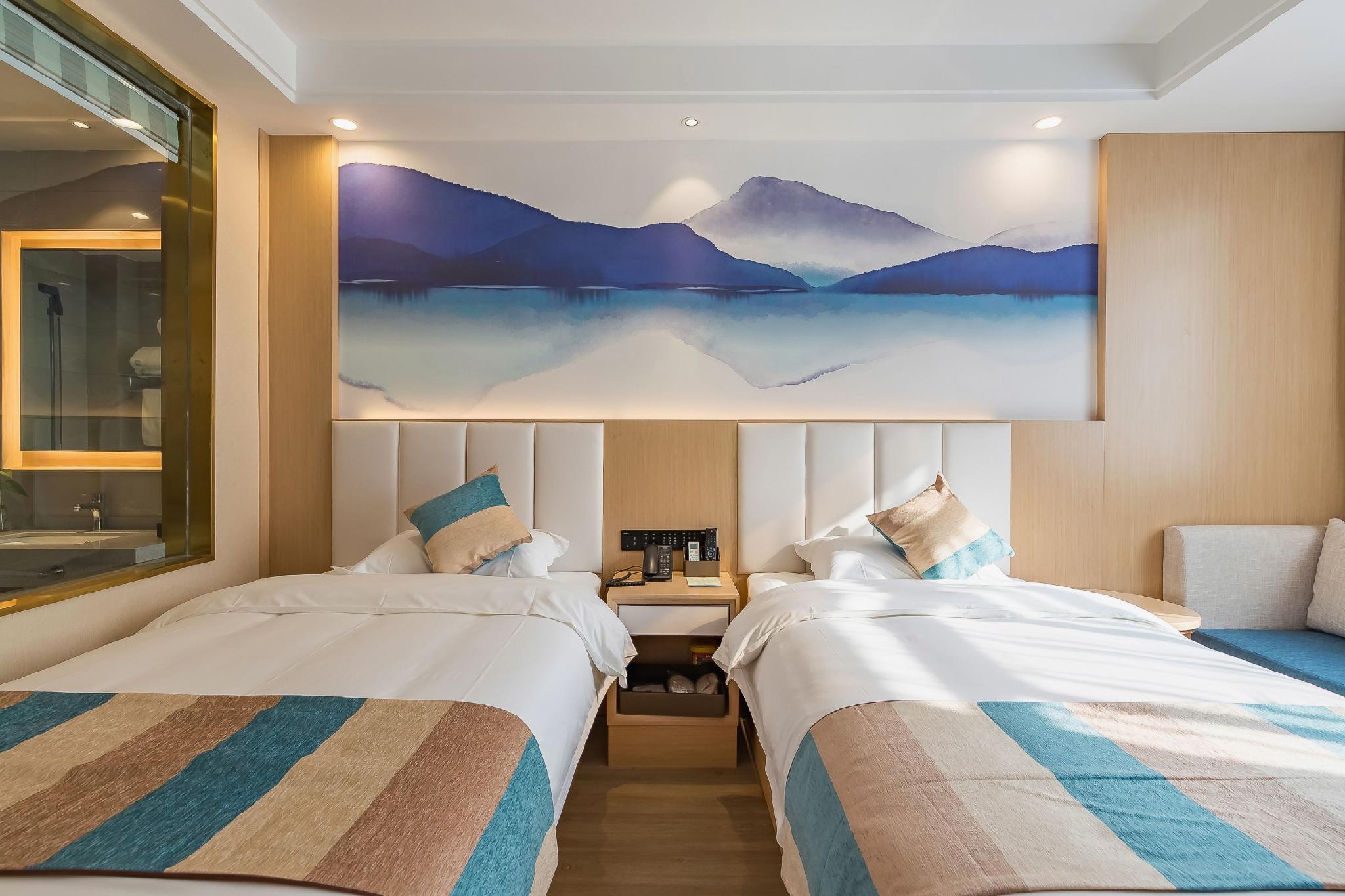 ROOM, TWIN BEDS