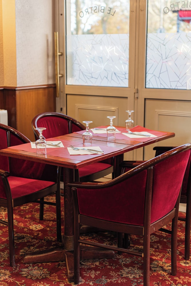 The Originals City Hotel Le Lion Dorr Chinon Inter Hotel 55/76