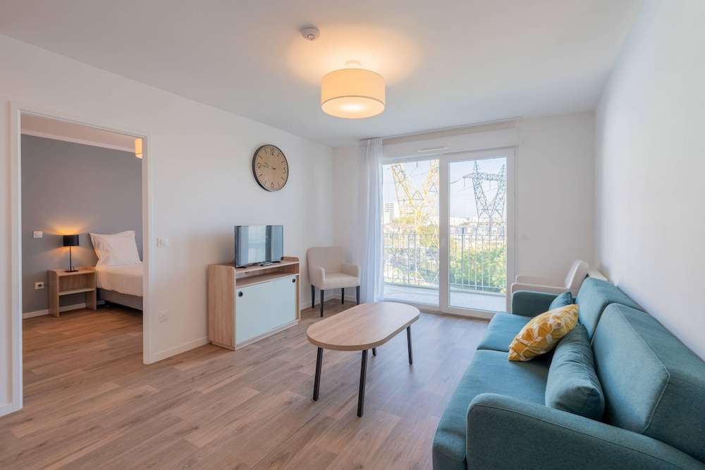 Quality Aparthotel Choisy Orly Airport 23/35