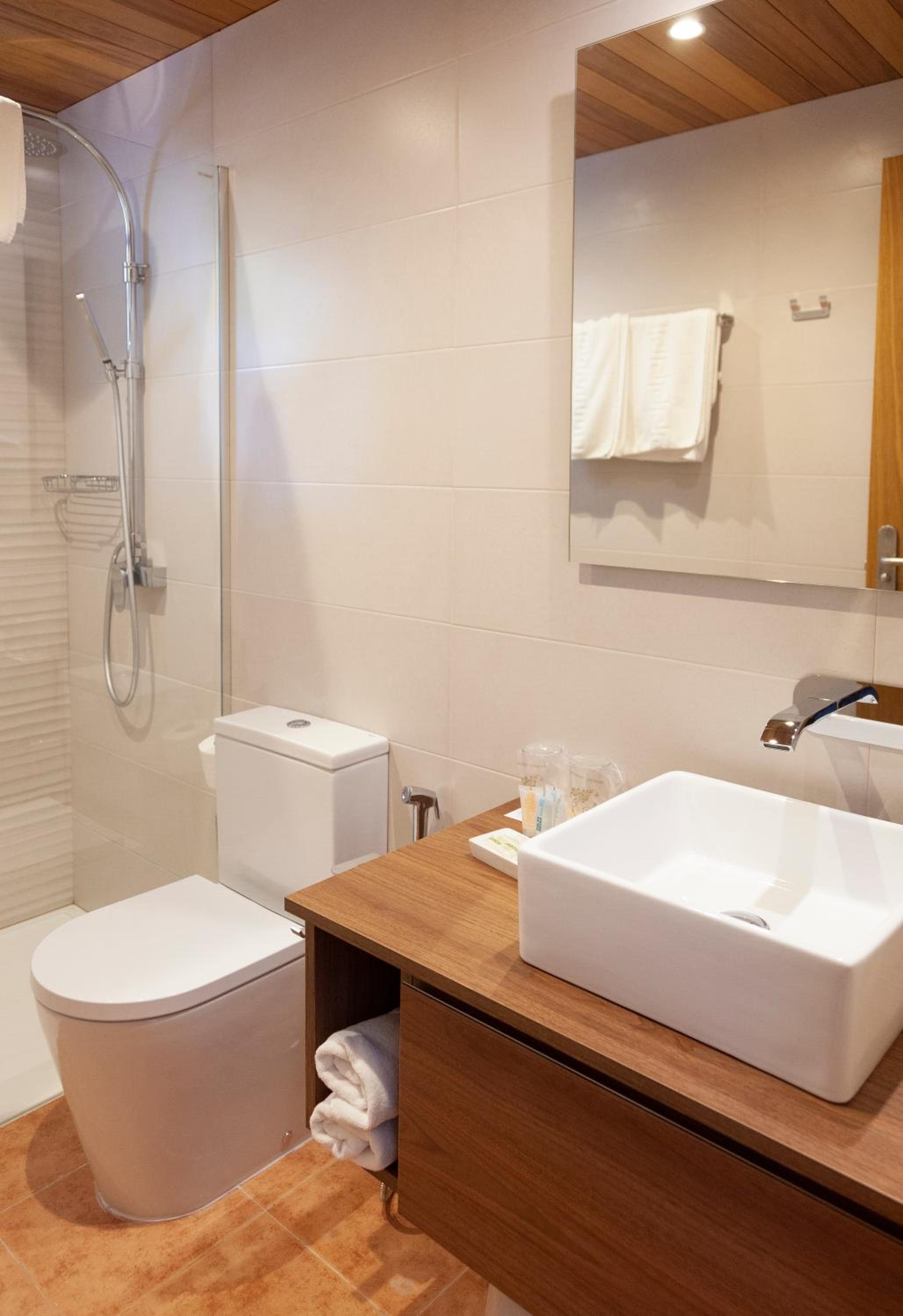 Rocaplana Hostal 44/49
